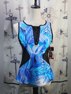Zeroxposur Swimwear Top/ Size M / NWT